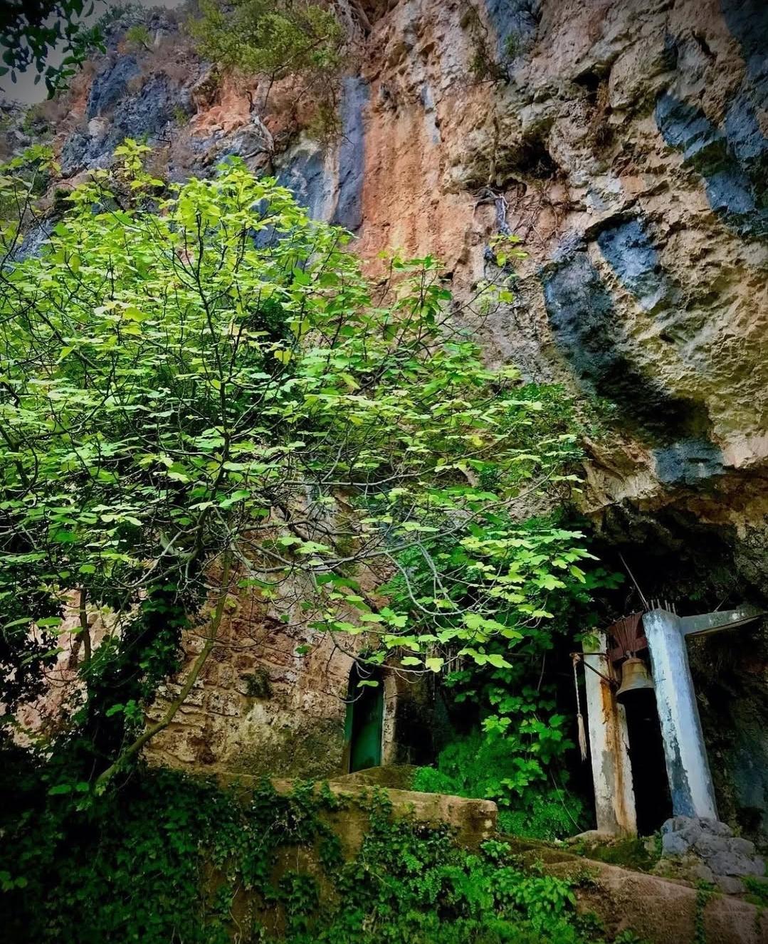 Hadath El Jebbe - Qanat Hiking in Lebanon